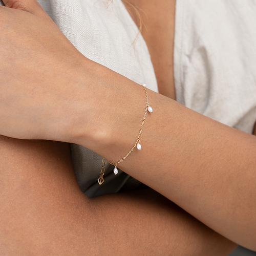Floating Pearl Bracelet